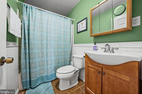 236 Mantua Blvd, West Deptford NJ 08051-1038 exterior