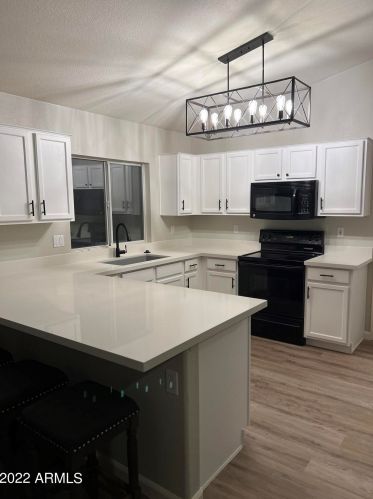 3041 Blackhawk Dr, Phoenix AZ 85050-4821 exterior