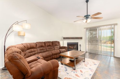 18604 30th Pl, Phoenix, AZ 85050-3440