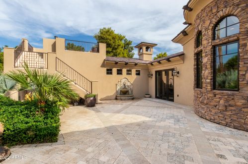 4450 54th St, Phoenix AZ 85018-1905 exterior