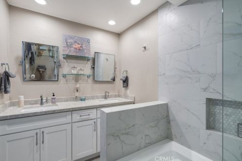 24 Whistling Swan, Irvine CA 92604-4527 exterior