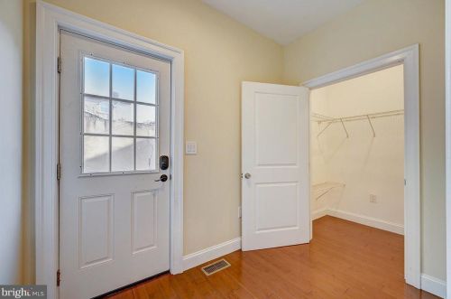 985 6th St, Philadelphia PA  19123-1405 exterior