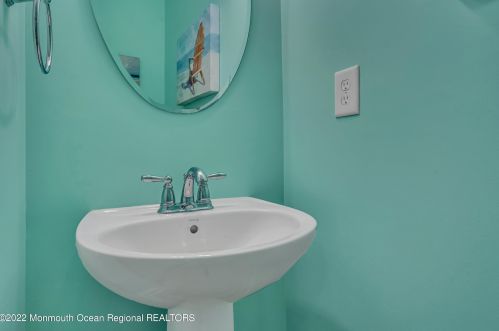 136 Kyle Dr, Tinton Falls NJ  07712-7537 exterior