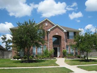2111 Upland Shadows Dr, Sugar Land TX  77479-3334 exterior
