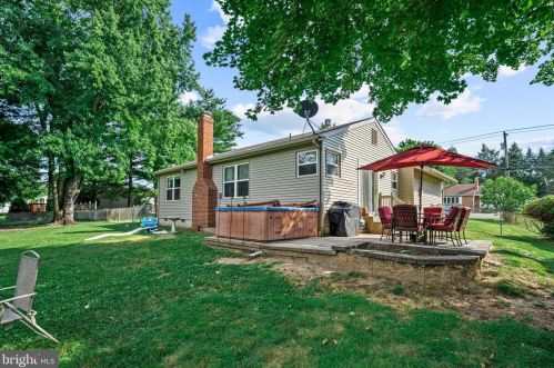 236 Mantua Blvd, West Deptford NJ 08051-1038 exterior