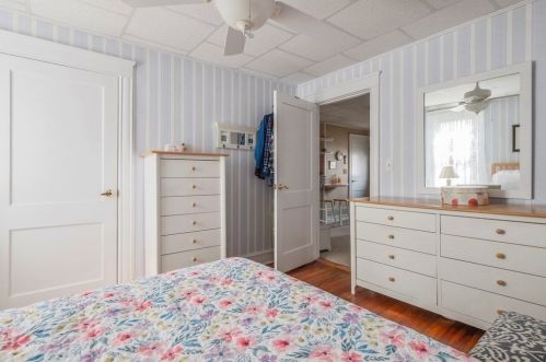 10 Burke St, Fall River MA 02720-6903 exterior