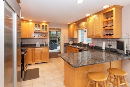 7 Saw Ml Pond Rd, Hingham MA 02043-3457 exterior