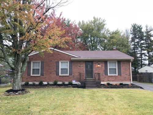 5306 Sprucewood Dr, Louisville KY  40291-1177 exterior