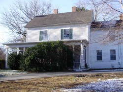 483 Auburn St, Newton, MA 02466-1801