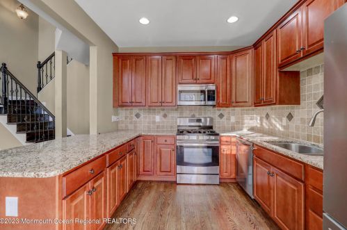 92 Brookfield Dr, Jackson Twp NJ  08527-3876 exterior