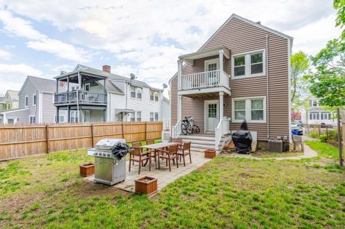 12 Lawn Ave, Quincy MA 02169-7308 exterior