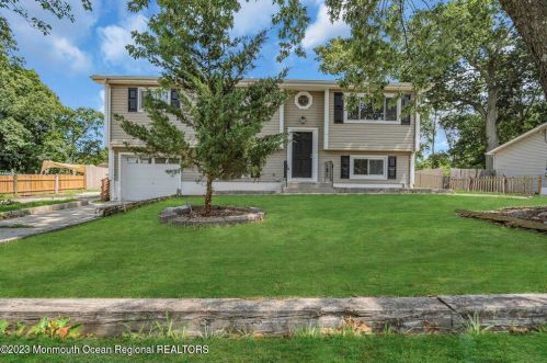 34 Dogwood Dr, Jackson Twp NJ  08527-1342 exterior