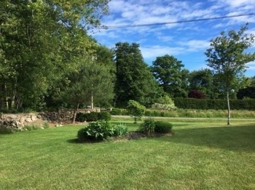 77 Mendall Rd, New Bedford MA 02743-1211 exterior