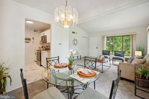 9 Maplewood Ct, West Deptford NJ 08066-2406 exterior