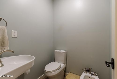 529 Cypress St, Phoenix AZ 85006-1840 exterior