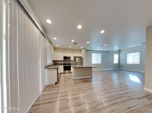 2646 Danbury Rd, Phoenix AZ  85032-2426 exterior