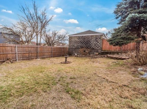 122 Clark St, New Bedford MA 02740-7023 exterior