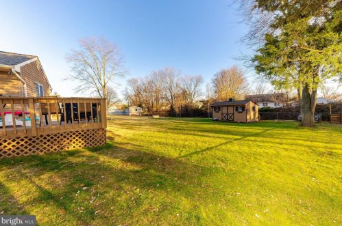 20 Beech Pl, West Deptford NJ 08096-3301 exterior