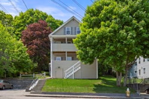 6 Carlstad St, Worcester, MA 01607-1508