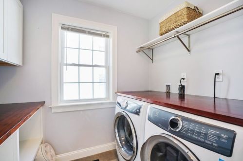 58 Taylor Ave, Dedham MA 02026-5104 exterior