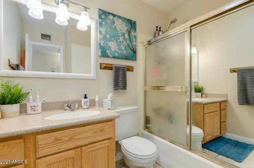 410 El Camino Dr, Phoenix AZ 85051-9122 exterior