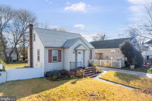 413 Beacon Ave, West Deptford NJ  08066-1152 exterior