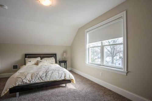 319 Hillcrest Rd, Needham MA 02492-4028 exterior