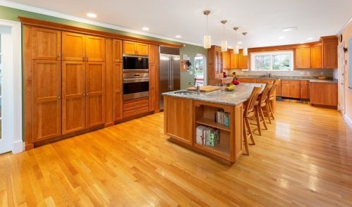 568 Furnace Brk Pkwy, Quincy MA 02169-2303 exterior