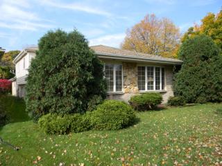 4402 Maple Ave, Forest View, IL 60402-4254