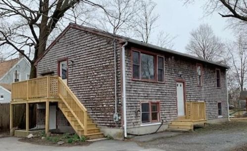 11 Silver St, Whitman, MA 02382-1333