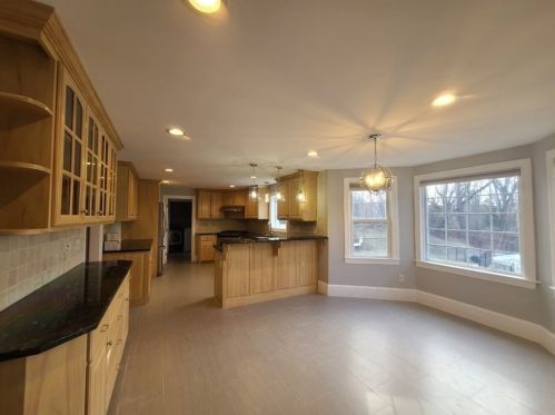 9 Parmenter Rd, Southborough MA exterior