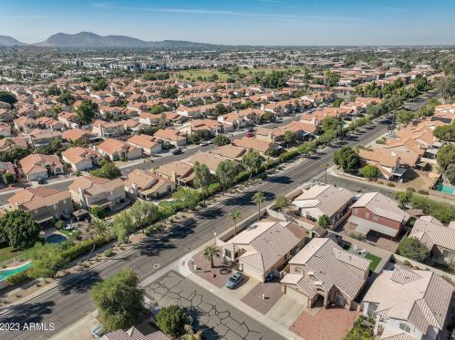 17806 13 Pl, Phoenix AZ 85014-1119 exterior