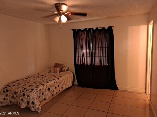 2004 61 St, Phoenix AZ 85033-1714 exterior