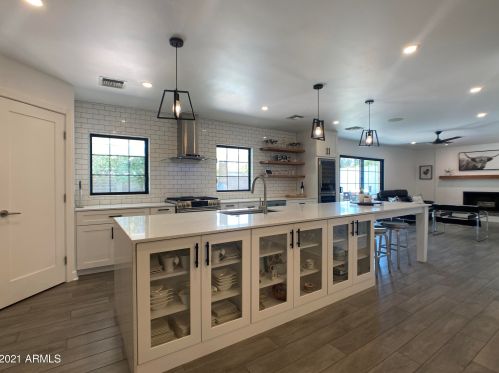 2423 Beryl Ave, Phoenix AZ 85021-2480 exterior