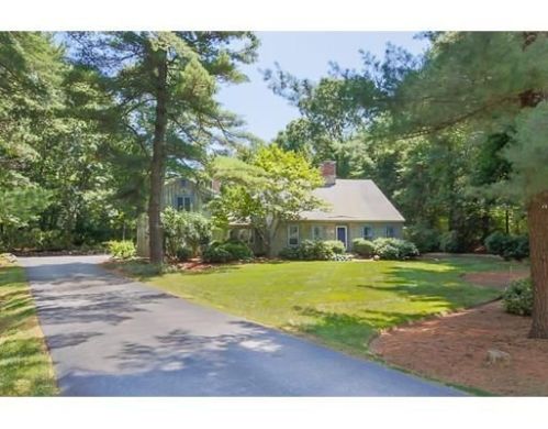 17 Surrey Ln, Topsfield MA  01983-1318 exterior