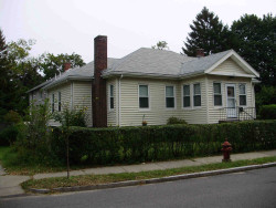 297 Derby St, Newton, MA 02465-1047