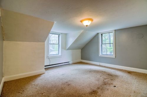 434 East St, South Hadley MA 01075-2118 exterior