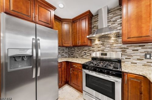 472 Franklin Ave, Belleville NJ  07109-1543 exterior