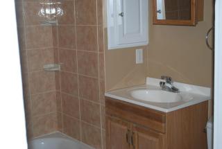 1960 Lakeview Ave, Dracut MA  01826-3210 exterior