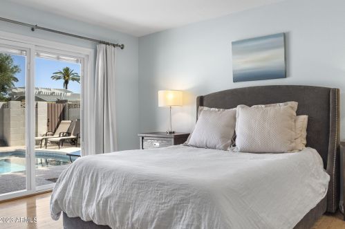 210 Butler Dr, Phoenix AZ 85051-4649 exterior