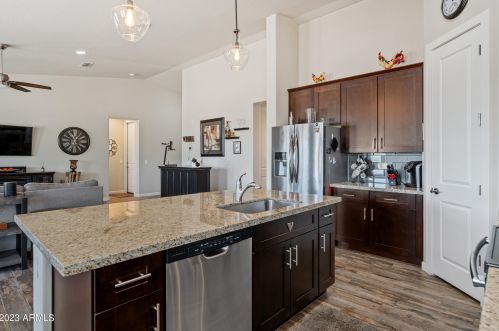 34826 3rd Ave, Phoenix AZ 85023-3640 exterior