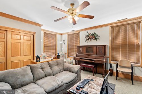 48 Newton Ave, West Deptford NJ 08096-4610 exterior