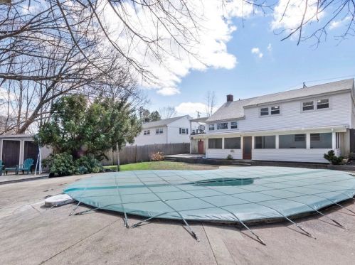 366 Sprague St, Dedham MA 02026-5242 exterior