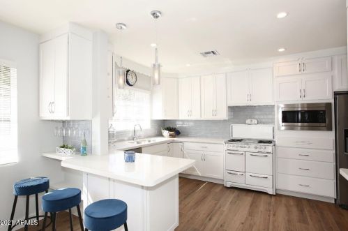 2620 Earll Dr, Phoenix AZ  85016-7455 exterior