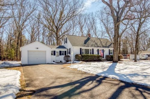 262 Paper Mill Rd, Montgomery, MA 01085-1734