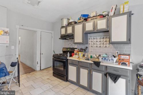 61 Hopkins St, West Deptford NJ  08096-2438 exterior