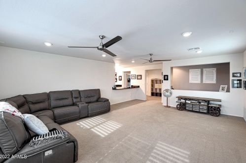 1665 Blaylock Dr, Phoenix AZ 85085-6324 exterior