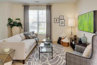 1 Seven Springs Ln, Burlington MA  32204-5123 exterior