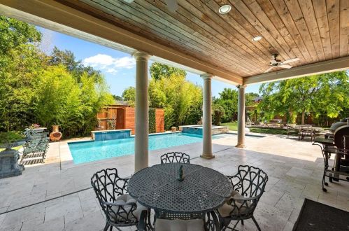 2455 Halloran St, Fort Worth TX 76107-6631 exterior