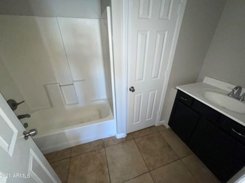 2245 Cholla St, Phoenix AZ 85029-3817 exterior